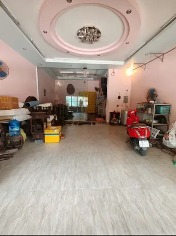 BÁN NHÀ 3 TẦNG TRỤC CHÍNH HƯƠNG MẠC ,KINH DOANH ĐỈNH
DT 65m² ,MT 6m nở hậu đẹp
Trục chính 3 ô tô tránh ,buôn bán sầm uất ngày đêm