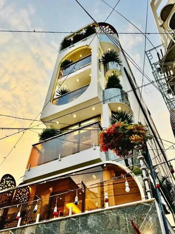 Nhà đẹp giá thỏa thuận gần MT Diên Hồng, P.1, Q. Bình Thạnh – 67.6m2 giá 9ty500tr. Sổ chủ giữ.