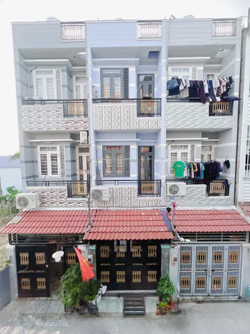 Chị Cúc gửi bán nhà 3 tầng 4pn sổ sẵn sang tên ngay 3 tỷ tl