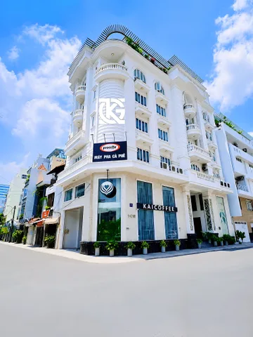 ❇️❇️ Cho Thuê Nhà GÓC 2MT: 01 Đường C18 - Quận Tân Bình - 10.5x21m, hầm, 5 tầng