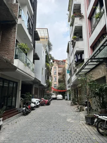 BÁN NHÀ PHÂN LÔ ĐƯỜNG LÊ VĂN LƯƠNG. 100M2 - 5 TẦNG. GARA Ô TÔ. MT 6M.