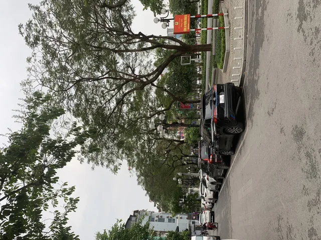 MP Võ Văn Dũng . View Hồ Hoàng Cầu. Thông các tuyến phố Trần Quang Diệu - Hoàng Cầu. An sinh tốt, dân trí, an ninh cao. KD sầm uất. Khu VIP nhất
Quận Đống Đa. Hiếm nhà bán