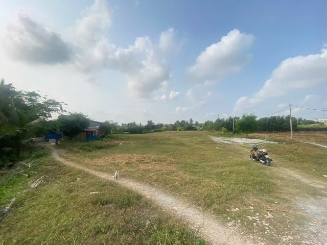 Bán đất 7000m² ngang 100m giá 28 tỷ tại Xã Tân Nhựt