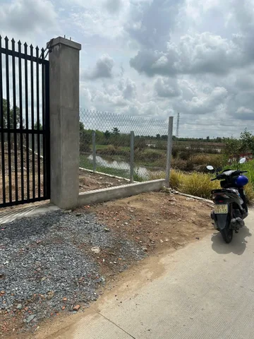 Bán đất 952m² ngang 10m giá 2.35 tỷ tại Xã Tân Nhựt