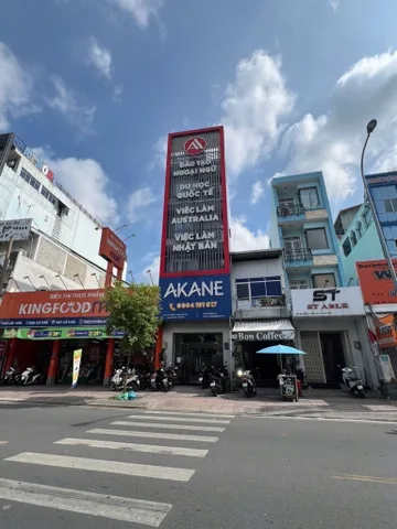 - Mặt tiền đường 20m, cực kỳ đông đúc sầm uất, thuận tiện kinh doanh đa ngành nghề: ngân hàng , tiệm tóc, spa, nha khoa, công ty...