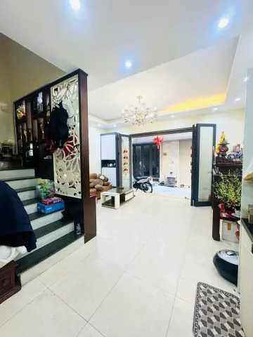 🚨 QUÁ RẺ! NHÀ NGỌC THỤY 40M² x 5 TẦNG – Ô TÔ ĐỖ CỬA – CHỈ HƠN 7 TỶ 🚨