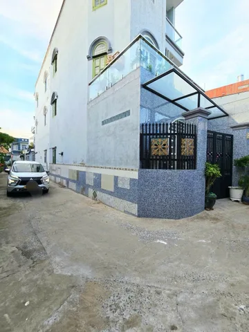 🚗 BÁN NHÀ 3 TẦNG - 64M2(5.6*11.5), HOÀN CÔNG - 4PN, 3WC - KHÔNG QH - CĂN GÓC - HAI MẶT HẺM XE HƠI - GẦN UBND, CHỢ - P LONG TRƯỜNG.(A)