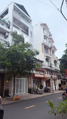 HIẾM – MẶT TIỀN KINH DOANH NGUYỄN HỒNG ĐÀO – NGANG 6.2M – 5 TẦNG THANG MÁY – KHU BÀU CÁT