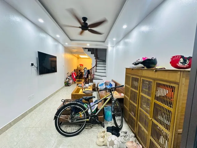 Bán Nhà Phố Nguyễn Lương Bằng, 36m Dân Xây, Gần Hồ Đi Bộ Thể Dục, Giá