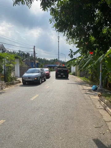 Bán 130 m Lưu kiếm cách QL 10 :200 m. Đường nhựa 2 ô tô tránh nhau. L/h:076.231.9990 em Thúy