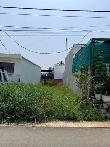 BÁN ĐẤT MT Đường nhựa thuộc  DIÊN PHÚ Diên Khánh 
Diên Tích : 88m2 ngang 5m / Giá 896 tr