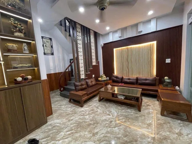 Cho thuê nhà THANG MÁY - Ô TÔ ở Hoàng Đạo Thành, Thanh Xuân 35M x 6T giá 20 triệu