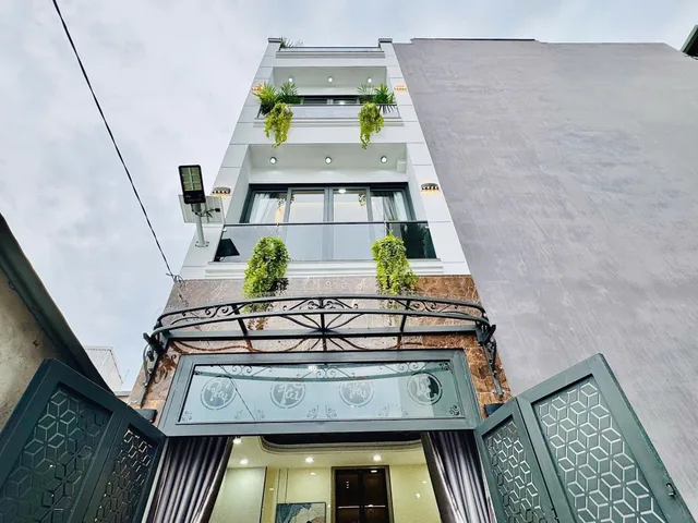 Gấp! Giảm mạnh 200tr nhà đường Đinh Tiên Hoàng, Phường 3, Bình Thạnh, 39,6m2, 3tỷ550tr