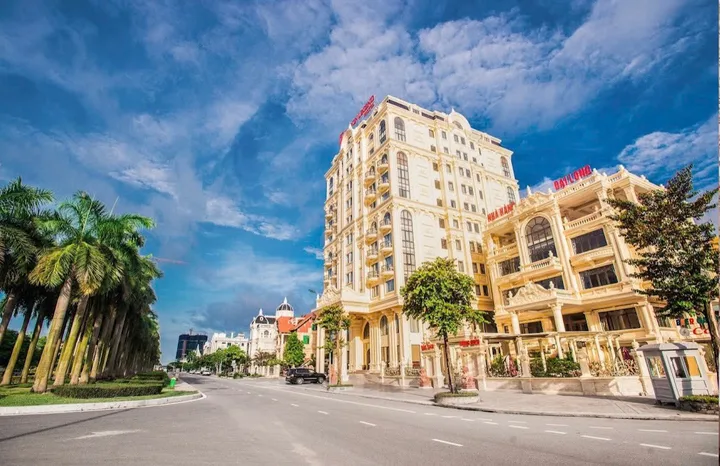 Bán khách sạn 4 sao đường đôi rặng dừa Cái Dăm 0931520246