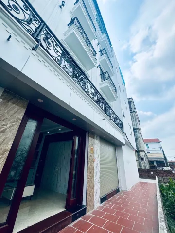 Bán nhà Thạch Bàn, 5 tầng, ô tô đỗ cổng, TC hơn 6tỷ
