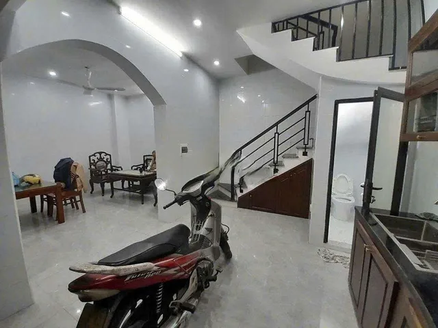 Cho Thuê Nhà Ngõ 162 Khương Trung 35M² 3 Tầng 3 Ngủ - Nội Thất CB - Giá Thuê 10tr