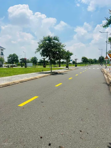 Cần bán lô đất gần sân bay LONG Thành-FULL thổ cư gần chợ -sổ sẵn giá 1ty3 thượng lượng-hỗ trợ bank