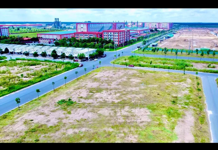 Chủ thu vôn bán lẹ lô 5x30. Full thổ. Vị trí siêu đẹp nằm ngay đối diện cổng cty  - KCN Bàu Bàng - Bình Dương