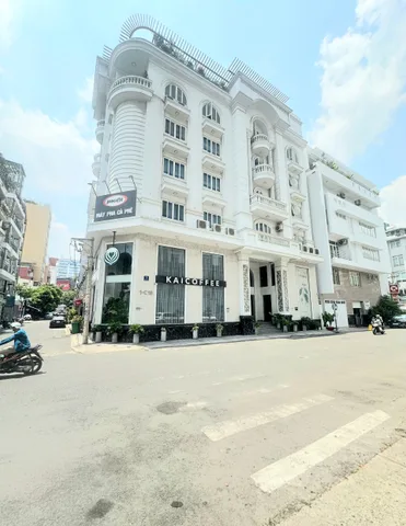 GÓC CHO THUÊ: "MẶT TIỀN HOÀNG GIA"

​🔥 MTKD VIP CỘNG HÒA – KHU K300 SẦM UẤT BẬC NHẤT – BỀ NGANG 10M CỰC KHỦNG (DT 10×20x2TẦNG ) CÓ LỀ ĐƯỜNG 3M THÊNH THANG – TỔNG DTSD GẦN 400M² – CÓ HẦM ĐỂ XE RỘNG RÃI – THIẾT KẾ TRỐNG SUỐT HIỆN ĐẠI PHÙ HỢP MỌI THƯƠNG HI