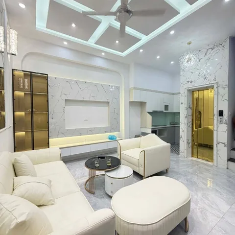 Đê la Thành, 32m x 6tầng x Mt 6.3, dân xây hiện đại thang máy nhập khẩu, ô tô đỗ cửa