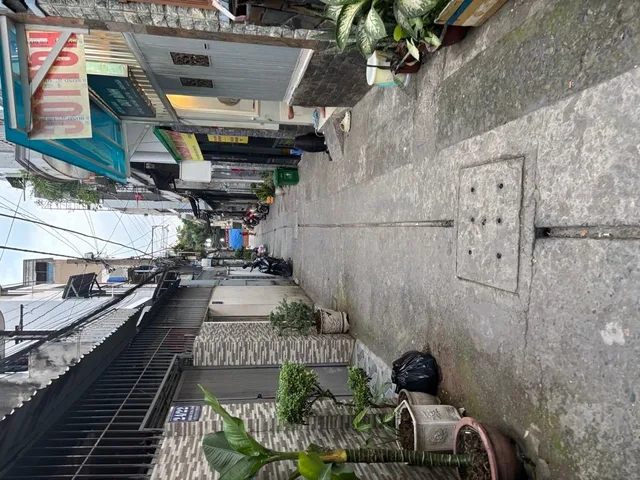 TÂN PHÚ- NGAY TRƯỜNG ĐH CÔNG NGHIỆP THỰC PHẨM -  33M2 - NHÀ 2 TẦNG ĐẸP
