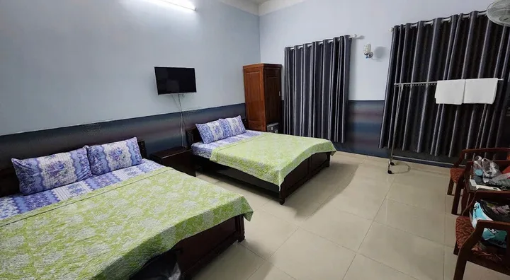 Bán KHÁCH SẠN 5 TẦNG ĐƯỜNG ĐINH TIÊN HOÀNG, GẦN BIỂN 300m,Trung tâm phố, dòng tiền ổn định