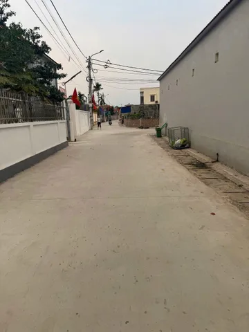 TRỤC LIÊN THÔN THỦY TRIỀU - ĐÓN SÓNG KCN l/h:076.231.9990 em Thúy 

🏠 Vị trí: Trục liên thôn Thủy Triều, Thủy Nguyên, Hải Phòng 
📍 Diện tích: 100m2 sổ đỏ + 55m lưu không = Tổng 155m sử dụng
