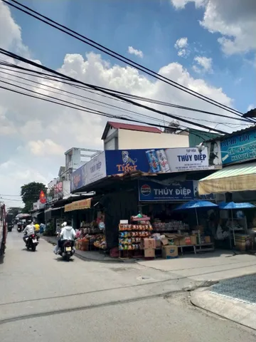 Nhà đẹp 2/ ngắn Chợ Lê Thị Ngay Ấp 1 Vĩnh Lộc A. 
 DT: 4 x 12m