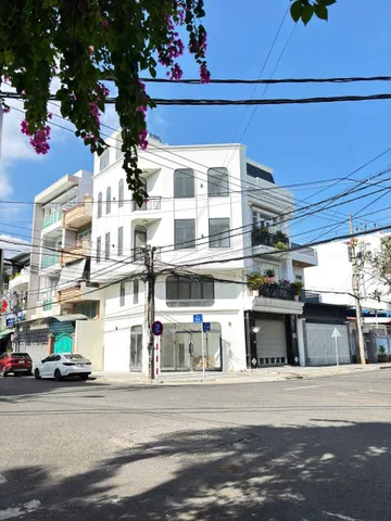 🔴 NHÀ PHỐ  GÓC 2 MẶT ĐƯỜNG - TRUNG TÂM NHA TRANG -- ÂU CƠ & LÊ CHÂN

👉  Vị trí đắc địa ngay ngã tư Lê Chân & Âu Cơ, khu sầm uất tiện vừa ở vừa kinh doanh đa ngành nghề. Nhà 4 tầng mới tinh, sổ hồng đã hoàn công đầy đủ, có sẵn vị trí chờ lắp thang máy.