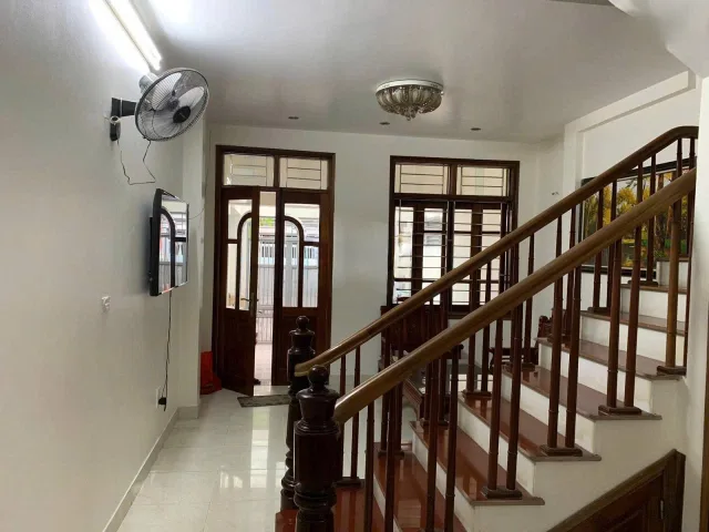 Cho Thuê Nhà Liền Kề KĐT Văn Phú - Hà Đông 80M² 4 Tầng 4 Ngủ - Nội Thất CB - Ô Tô Tránh Trước Nhà - Giá Thuê 16,5tr