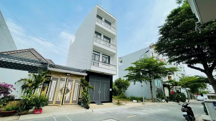 NGANG 4.5M CHUẨN ĐẸP – 4 TẦNG 5PN CÓ GARA Ô TÔ – 5 PHÚT QUA GÒ VẤP – 6.3 TỶ – ĐƯỜNG 8M VỈA HÈ 4M