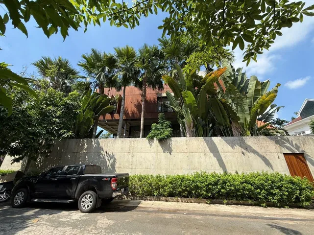 VILLA góc 2 mặt tiền khu compound Fideco Thảo Điền.
