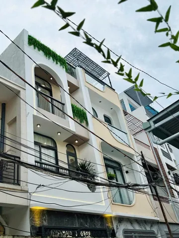 Ngộp! Bán gấp nhà 52m² đường Đoàn Văn Bơ, P13, Q4. Xây 3 tầng, nhà mặt tiền 6,8m. Giá 2 tỷ 990