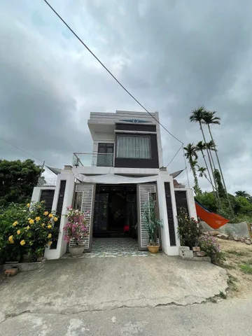 5KT122 MẶT ĐƯỜNG NHỰA CẨM LA THANH SƠN - NHÀ 2 TẦNG ĐỘC LẬP 122M² - ZÁ 3,X TỶ