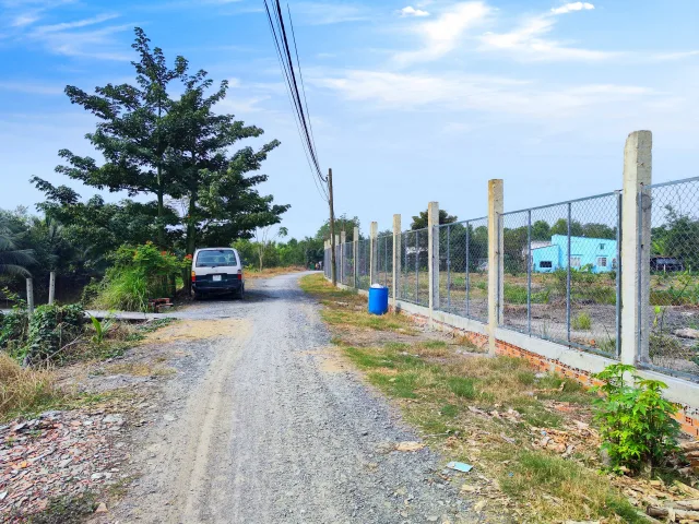 CẦN BÁN 10300M2 ĐẤT VƯỜN VÀ LÚA ĐƯỜNG XE HƠI TỚI ĐẤT