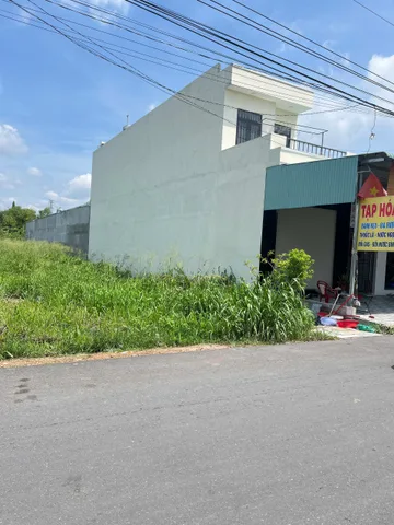 Chủ lớn tuổi cần tiền sinh hoạt nên bán lô đất 250m2 ra chợ Trừ Văn Thố 200m, sát bên có dãy trọ, tạp hoá.