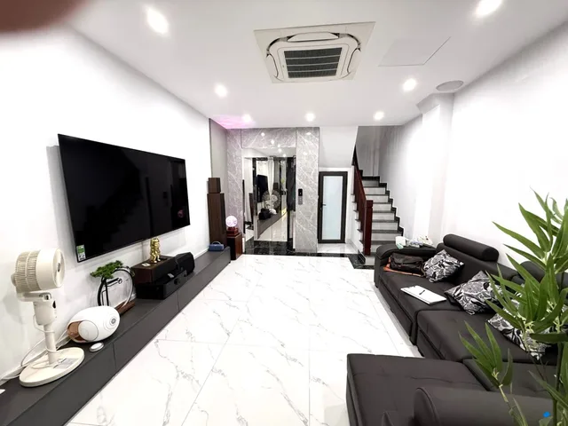 BÁN NHÀ GẤP KẺ TẠNH, GIANG BIÊN, VIỆT HƯNG 6 TẦNG, THANG MÁY, LÔ GÓC, Ô TÔ THÔNG
