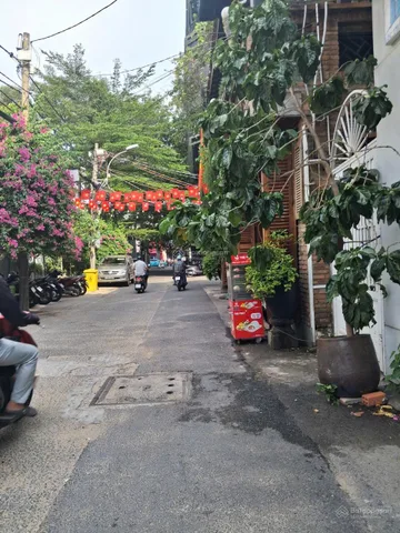 Chủ ngợp bán gấp nhà hẻm 7m Nguyễn Trãi, Quận 1, 70m2, 4tỷ550tr, sổ riêng, gần trường ĐH Sài gòn