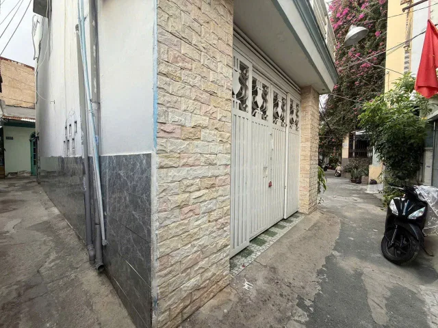 bán nhà góc 2 mặt tiền Lê Đức Thọ, Gò Vấp. 55m2, 2PN, 2WC. nhà mới, vào ở ngay