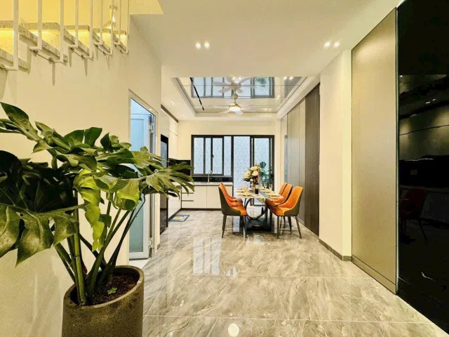 Bán gấp nhà riêng 2PN, 2WC, 50m2 giá 2,2 tỷ tại Âu Dương Lân,P.3 Q8, SHR