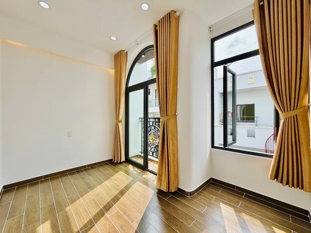 CHÍNH CHỦ KẸT TIỀN BÁN NHÀ PHÙNG VĂN CUNG (PHÚ NHUẬN) - 3 TỶ 890/75M2 - SHR - HĐ THUÊ 28 TRIỆU/THÁNG
