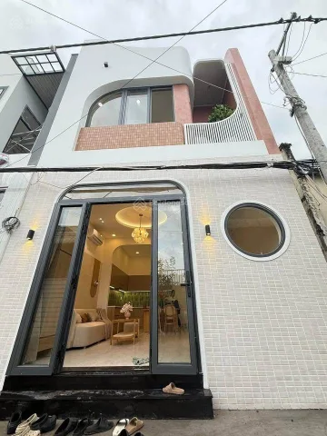 Em cần ra đi gấp căn chính chủ Trang Tử, P14 Q5, 75m2, HĐ thuê 15 triệu/th,giá 3ty6, sổ hồng riêng