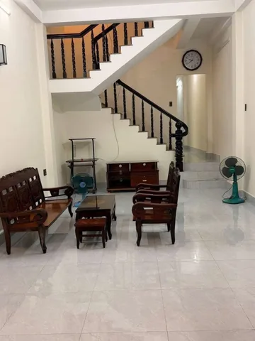 Cho thuê nhà phường Thống Nhất, 2 lầu 1 trệt, 5PN, gần bệnh viện, ở kinh doanh