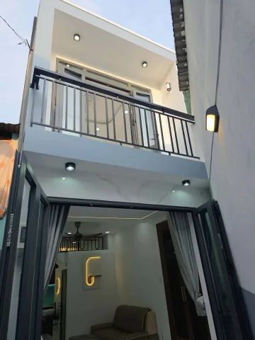 Nhà bán - Gần Lạc Long Quân -Tân Bình - HCM - DT 22 m2 -2 PN - Hẻm 3 m .