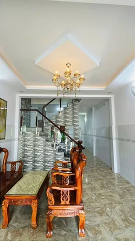 NHÀ MẶT TIỀN HẺM THÔNG BUÔN BÁN GẦN CHỢ VÀ TRƯỜNG HỌC Vĩnh Lộc A.
