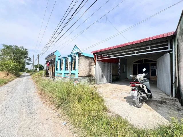 Bán nhà 160m² full thổ cư ngang 5m giá 1.35 tỷ tại Xã Hòa Khánh