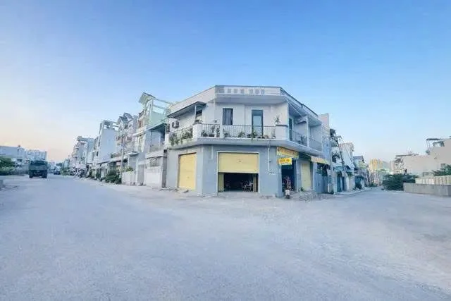 KHU PHÂN LÔ ĐỒNG BỘ NAM HÙNG VƯƠNG - NHÀ 4 TẦNG NGANG 4M DÀI 13M (50M2) - ĐƯỜNG NGUYỄN QUÝ YÊM BÌNH TÂN - GIÁ MỚI 5.9 TỶ