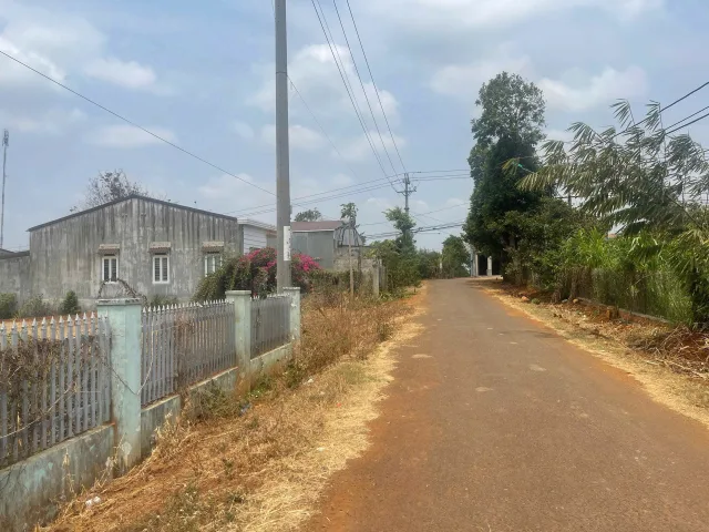BÁN ĐẤT B3 – THÔN 4, CƯ ÊBUR
diện 160m2 giá 1ty680tr