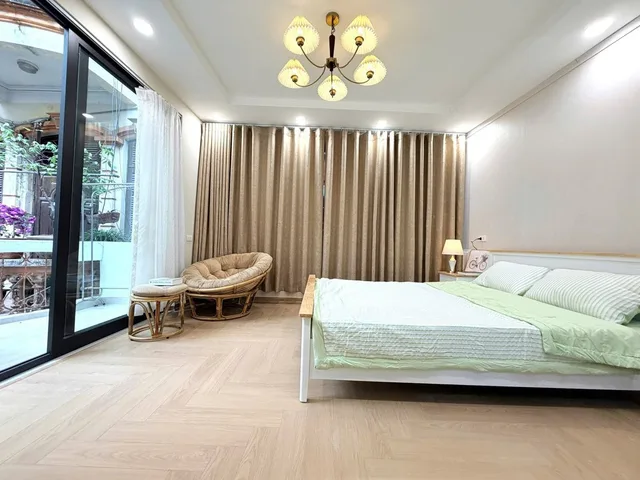Lò Đúc . 20m ra MP lớn. VF3 vào nhà. Khu VIP Hai Bà. Dân trí cao , ở sướng. KD online. Nhà dân xây, thiết kế 3 ngủ đủ công năng. Trước nhà thoáng vĩnh viễn