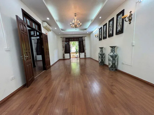 Cho Thuê Biệt Thự Sân Vườn Đường Hàm Nghi - Mỹ Đình 130M² 4 Tầng 5 Ngủ - Nội Thất CB - Gara Ô Tô - Vừa Ở, Vừa Kinh Doanh VP.. Giá Thuê 35tr